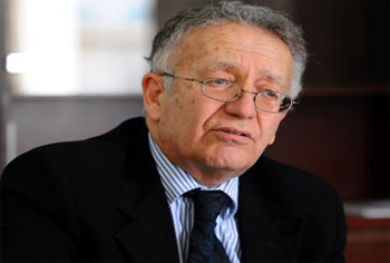 عياض بن عاشور: اصدار قانون تنظيم السلطات هو أول انقلاب بعد الثورة  التونسية