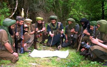 إرهابيون يستقطبون رجال أمن المعزولين  لتنفيذ عمليات إرهابية