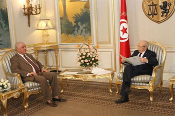 قائد السبسي يتلقى دعوة من بوتفليقة لزيارة الجزائر