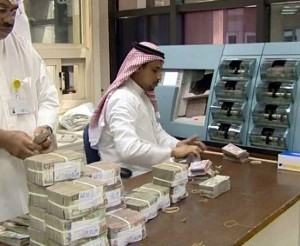 استطلاع: تباطؤ متوقع في فوائض ميزانيات دول الخليج هذا العام