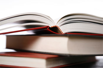 محامية تُطالب رئاسة الجمهورية بتعويض قدره مليون دينار لإدراج اسمها فيالكتاب الأسود