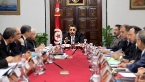 مجلس الوزراء ينظر في مشاريع تتعلق بالدستور والقضاء والغاز والصفقات العمومية